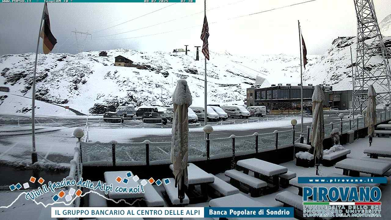 Dedicato all’ANALISI del mega BREAK del FREDDO del SIB 39,
con persino NEVICATE sulla ALPI e ingente MALTEMPO,
che SOLO sul nostro Sito e’ stato studiato e
prsentato con largo ANTICIPO…
Ecco COSA abbiamo persino al NORD, nel CUORE dell’ESTATE,
ingente NEVICATA allo STELVIO, COSE veramente eccezionali,
che dicono semplicemente, il FREDDO e’ VIVO, eccome,
anche nell’ESTATE, che invece era stata invocata AFRICANA
ad OLTRANZA e ROVENTE, paragonata a quella del 2003