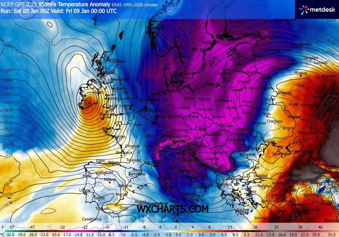Dedicato al nuovo IMPULSO GELIDO del SIB 1,
con il LOBO SIBERIANO, che e’ esploso PLATEALMENTE…
La causa ne e’ ancora lo STRATWARMING 10, in ATTO,
con PEZZI e NUCLEI di POLO NORD a spasso
nel nostro EMISFERO NORD, ma abbiamo soliti,
che cercano di svilire e NORMALIZZARE l’INVERNO
GELIDO e TOSTO, che e’ in arrivo – Nell’ultimo
RUN questo il MODELLO GFS Americano, che diventa ancora
piu’ SEVERO e TOSTO, queste sono COSE da dire –
Vi ricordiamo, di leggere attentamente il
precedente POST sullo STRATWARMING 10 ed 
il DIPOLO ARTICO, sono fondamentali nella
conoscenza della METEO e degli effetti del
VORTICE POLARE, che e’ in TILT e molto MALATO…
Ma questo eccezionale fenomeno di MADRE NATURA,
viene ancora celato o e volutamente INNOMINATO,
anche le NEWS METEO si devono occupare di
quanto scriviamo, invece si preferisce stare ZITTI
e vengono oscurate profonde verita’ al di
sopra dell’uomo